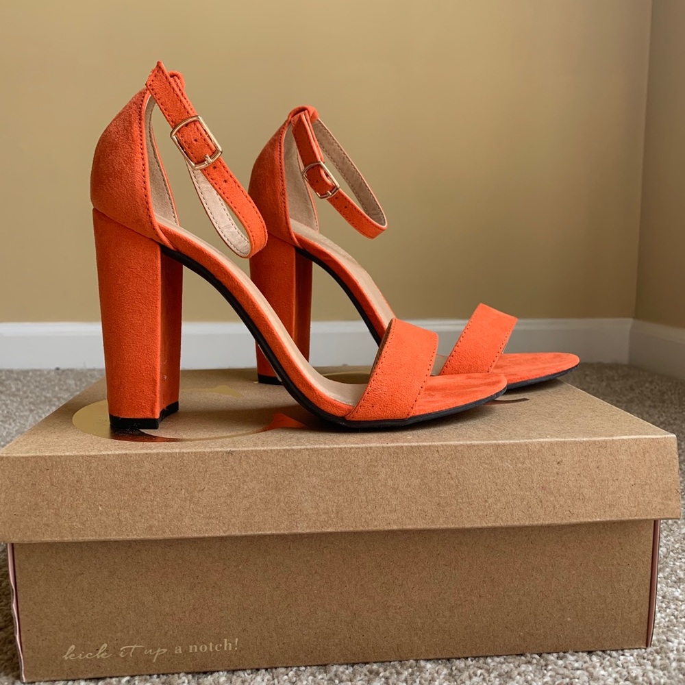NWT Charlotte Russe Chunky Heel